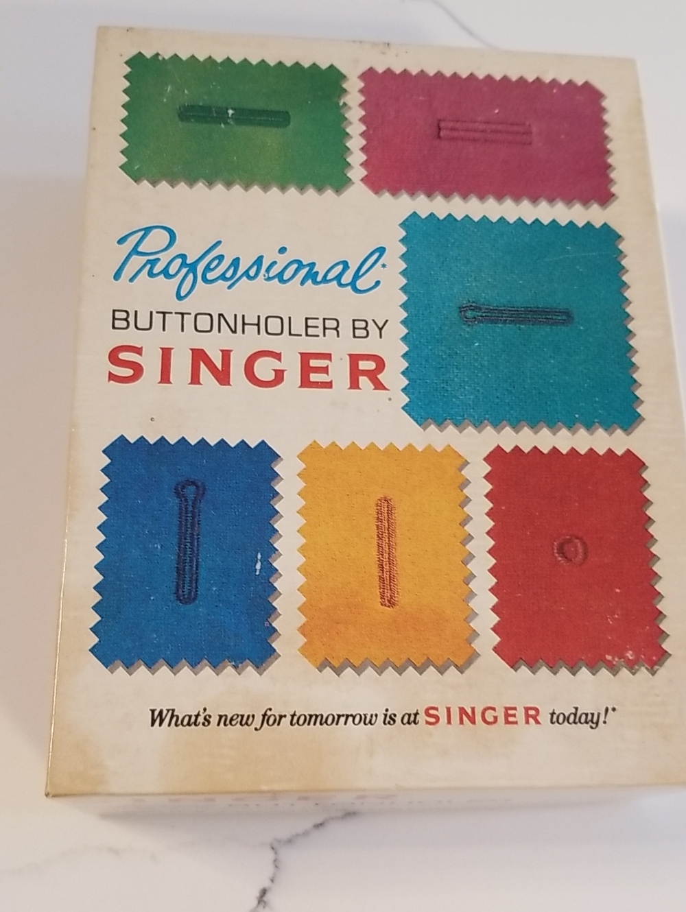 Singer Professional Buttonholer